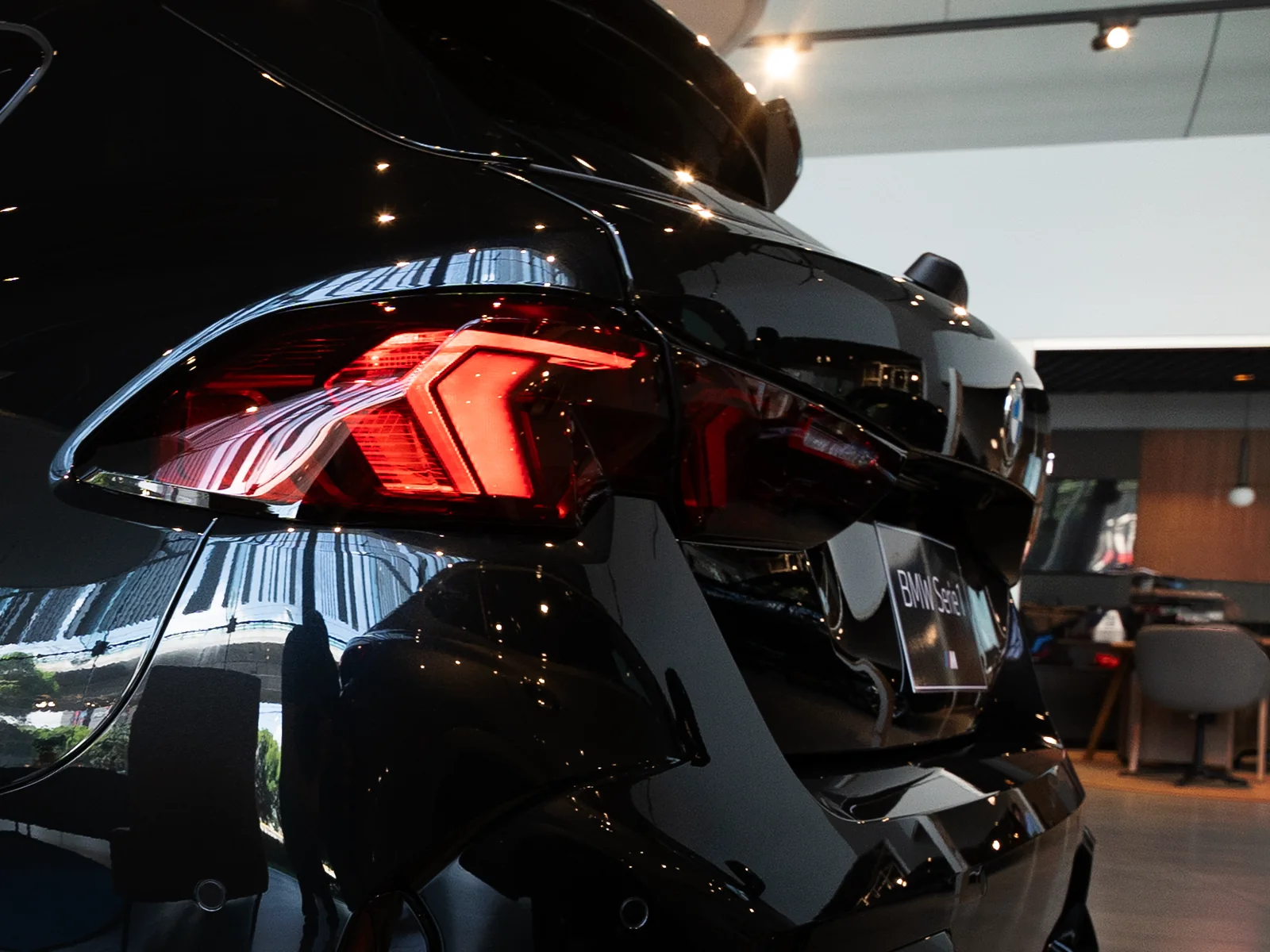 BMW Serie 1 — Detalle parrilla / rines