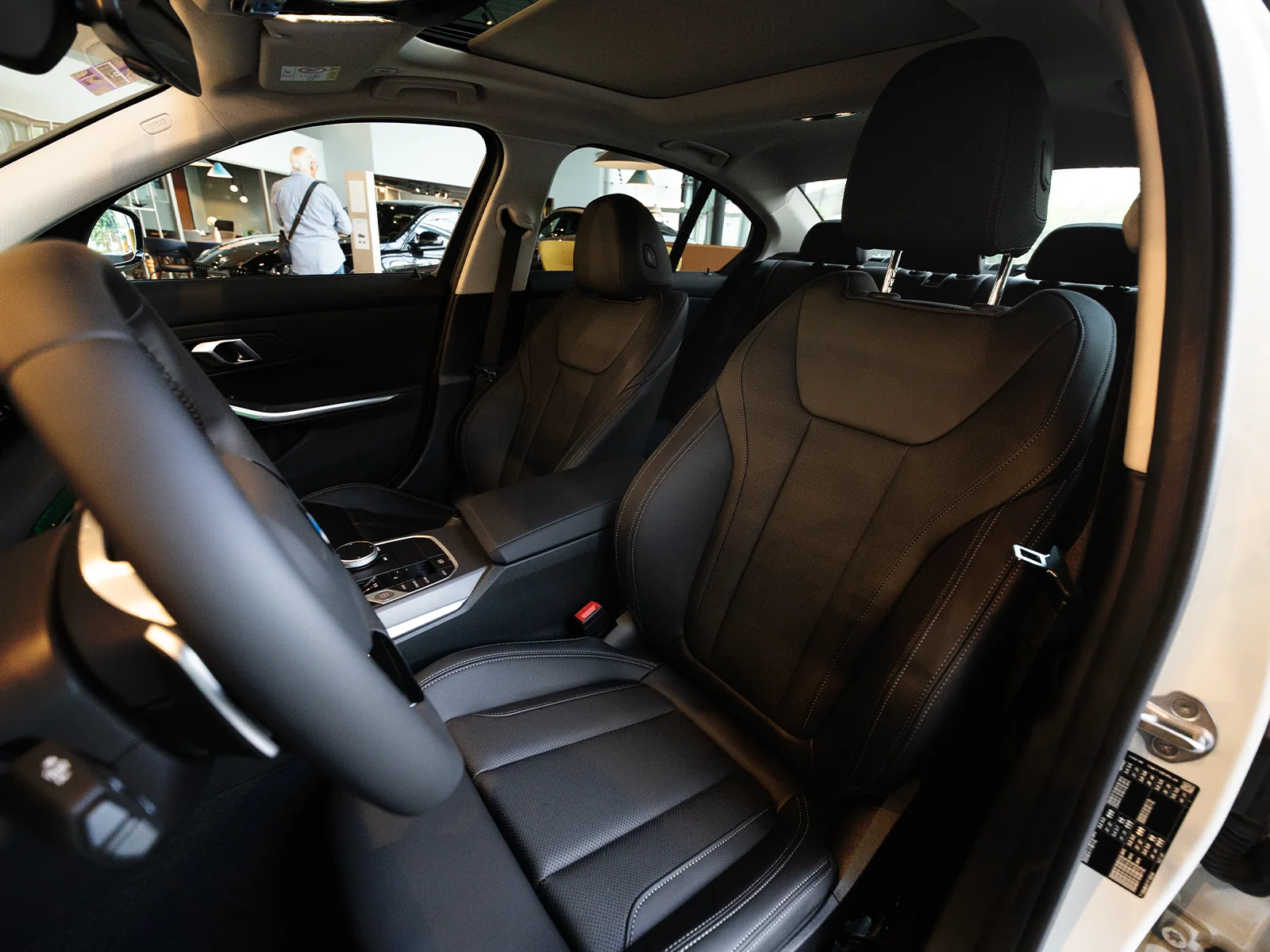 BMW Serie 3 — Detalle parrilla / rines
